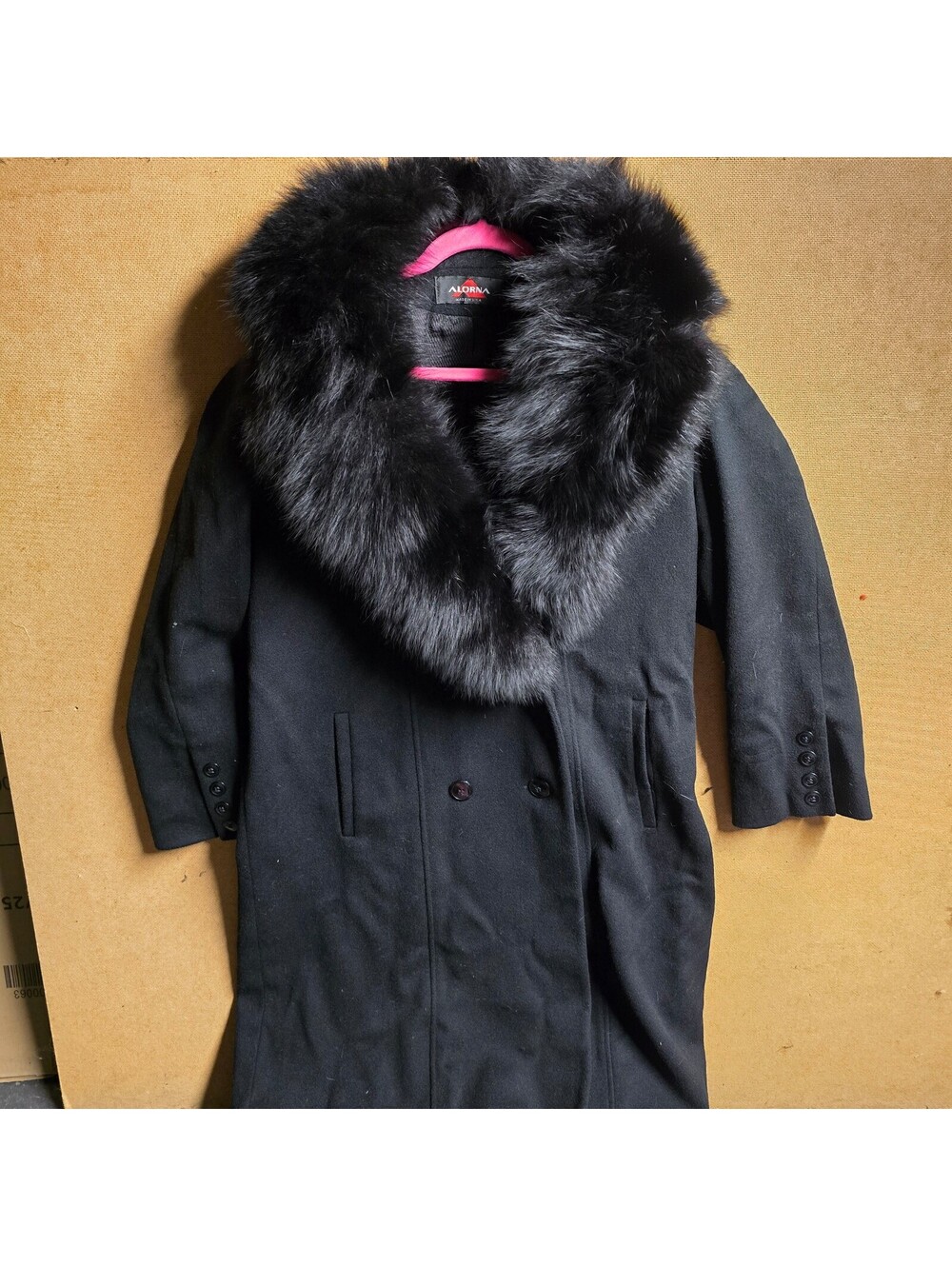 Alorna Women's Black Wool coat with Fur Collar